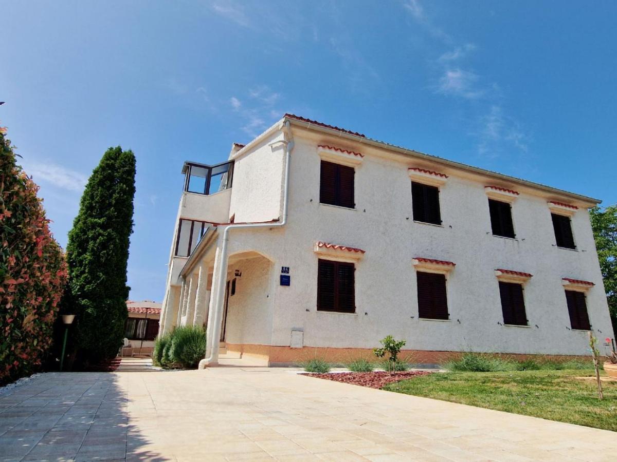 Apartments Regi Медулин Экстерьер фото